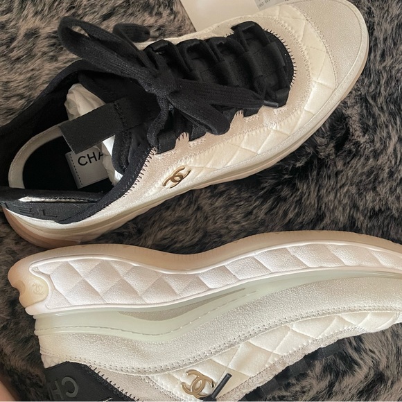 (SOLD)Chanel classic sport shoes/size39 - Picture 2 of 4
